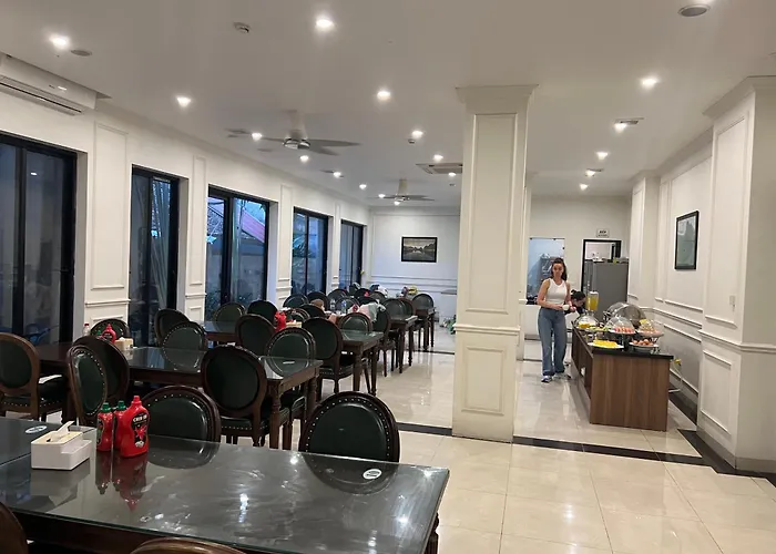 Paragon House And Residence